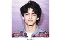 বাবার পথেই হাঁটছেন হৃতিকপুত্র  