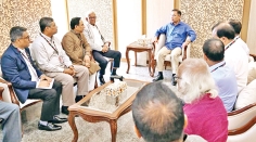 প্রধানমন্ত্রীর সঙ্গে পূজা উদযাপন পরিষদ প্রতিনিধিদলের সাক্ষাৎ  