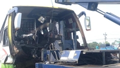 সিরাজগঞ্জে বাসের নিয়ন্ত্রণ হারিয়ে চালকসহ নিহত ৩