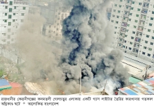 কদমতলীতে কারখানায় আগুন, ৫ লাশ  