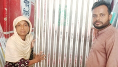 শায়েস্তাগঞ্জে অসহায় নারীর ঘর মেরামতের জন্য টির উপহার