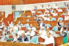 ত্রয়োদশ জাতীয় সংসদের অধিবেশনে অংশ নেন প্রধানমন্ত্রী  