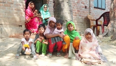 পারিবারিক সহিংসতায় প্রাণ গেল গৃহবধূর, অনিশ্চয়তায় ৬ সন্তান