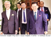 দিল্লির বৈঠকে হাসিনাকে ফেরত চাইল ঢাকা  