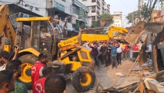 নারায়ণগঞ্জে ফুটপাত দখলমুক্ত করতে সিটি কর্পোরেশনের উচ্ছেদ অভিযান