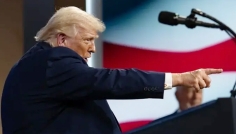 অবরোধ ভাঙার চেষ্টা করলেই ইরানি জাহাজ ধ্বংসের হুমকি ট্রাম্পের