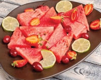 তরমুজে লবণ মিশিয়ে খান  