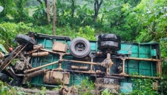 কুমিল্লায় ট্রাক খাদে পড়ে নিহত ৭