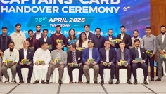 সাবেক অধিনায়কদের হাতে তুলে দেওয়া হলো ‘ক্যাপ্টেন্স কার্ড’