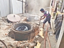 তিতাস গ্যাস ট্রান্সমিসন অ্যান্ড ডিষ্ট্রিবিউশনের অবৈধ গ্যাস সংযোগ উচ্ছেদে সাঁড়াশি অভিযান  