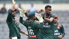 ব্যাটিং বিপর্যয়েও লড়ছে নিউজিল্যান্ড, ৪৫ ওভারে ৬ উইকেটে ২১০