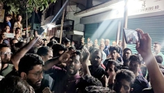 চবিতে স্থানীয়দের হামলায় সাংবাদিকসহ ৪ শিক্ষার্থী আহত