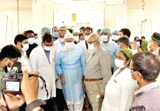 হাম আক্রান্ত রোগীদের দেখতে যান বিরোধীদলীয় নেতা  