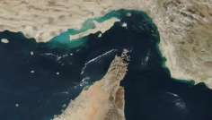 মার্কিন অবরোধ ভেঙে হরমুজ পার হচ্ছে ইরানি জাহাজ