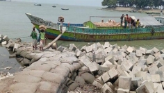 ভূঁইয়ার ঘাটে পল্টুন সংকট, ভোগান্তির পাশাপাশি রয়েছে দুর্ঘটনার ঝুঁকি