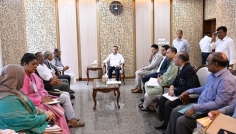 প্রধানমন্ত্রীর সঙ্গে অধ্যাপক আবদুল্লাহ আবু সায়ীদের বৈঠক