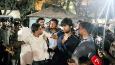 শাহবাগ থানার সামনে ডাকসু নেতা জুবায়ের ও মুসাদ্দিকের ওপর হামলা