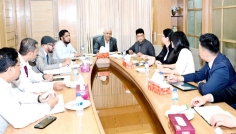 ঢাবি সাংবাদিকদের ওপর হামলার প্রতিবাদে চবিসাসের মানববন্ধন