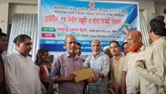 বোয়ালখালীতে অগ্নি দুর্গত ১৯ পরিবারকে সহায়তা প্রদান