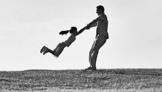 বাবা-মেয়ের পবিত্র সম্পর্ক : কুরুচিপূর্ণ মনস্তত্ত্বের ব্যবচ্ছেদ  