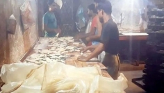 চুয়াডাঙ্গায় অনুমোদনহীন রং ব্যবহার করে আইসক্রিম তৈরি, জরিমানা