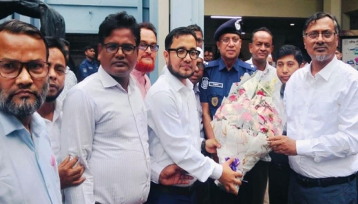 হাজীগঞ্জ পৌরসভা পরিদর্শনে মমিনুল হক এমপি