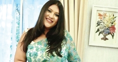 কারিনার মৃত্যুতে স্তব্ধ তারকারা  