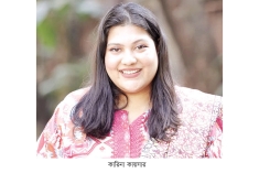 জনপ্রিয় কনটেন্ট ক্রিয়েটর ও অভিনেত্রী কারিনা কায়সার আর নেই  