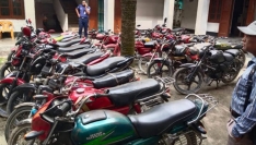 জলঢাকায় চোরাই সন্দেহে ৩২ মোটরসাইকেল উদ্ধার