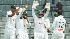 সালমান-রিজওয়ানের জুটি ভেঙে দিন শেষে স্বস্তিতে টাইগাররা