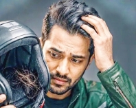 হেলমেট পরলে কি চুল পড়ে  