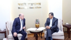 স্বরাষ্ট্রমন্ত্রীর সঙ্গে আইসিআরসি বাংলাদেশ প্রতিনিধিদলের প্রধানের সাক্ষাৎ