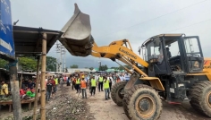 ঈদযাত্রা নির্বিঘ্ন করতে ইটাখোলায় অবৈধ স্থাপনা উচ্ছেদ অভিযান