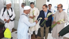 ঢাকায় পৌঁছেছে হজের প্রথম ফিরতি ফ্লাইট