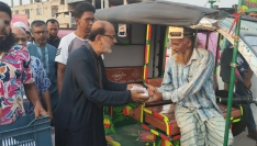 মির্জাগঞ্জে জিয়াউর রহমানের শাহাদাতবার্ষিকীতে বিএনপির খাবার বিতরণ