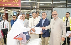 হজযাত্রীদের আন্তরিক অভ্যর্থনা জানাল বিমান বাংলাদেশ এয়ারলাইন্স  