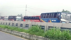 যমুনা সেতু পশ্চিম মহাসড়কে ১৫ কিলোমিটার যানজট, যাত্রীদের দুর্ভোগ
