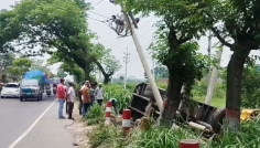 সোনারগাঁয়ে সড়ক দুর্ঘটনায় প্রাণ গেল কাভার্ড ভ্যান চালকের