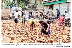 পূর্বধলায় বিএনপি’র উদ্যোগে সড়ক সংস্কার  