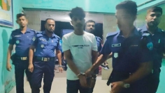 নোয়াখালীতে ৩ বিদেশি পিস্তল, গুলি ও ম্যাগাজিনসহ যুবক আটক