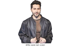 ‘আলাদা কোনো মুখোশ পরার চেষ্টা করি না’  
