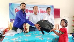 দেবহাটায় ১১৫ মেধাবী ও দুঃস্থ শিক্ষার্থীর মাঝে শিক্ষা উপকরণ বিতরণ