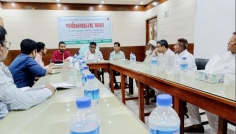ভাঙ্গুড়ায় অতিরিক্ত সচিব কবির আহামদের সঙ্গে পর্যালোচনা সভা