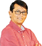 আব্বা স্বপ্ন দেখতেন, আমি বড় ফুটবলার হব : আজিজুল হাকিম  