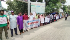 সাতক্ষীরায় সুষ্ঠু বর্জ্য ব্যবস্থাপনার মাধ্যমে পরিচ্ছন্ন নগর গড়ার দাবিতে মানববন্ধন