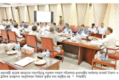 সরকারের তোষামোদ নয় জনগণের সামনে সত্য তুলে ধরতে হবে  