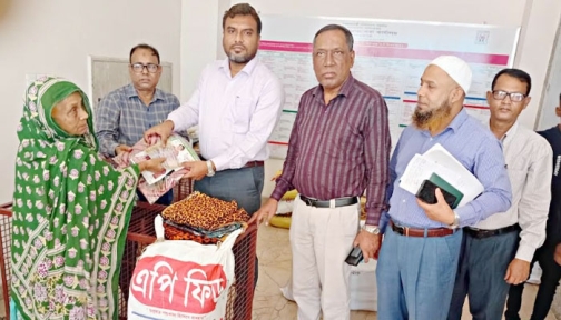 দিনাজপুরে ১০ ভিক্ষুকের কর্মসংস্থানের লক্ষ্যে সরকারি সহায়তা