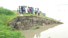 সিরাজগঞ্জে যমুনার ভাঙন তীব্র, বাঁধ রক্ষায় কাজ করছে পাউবো