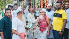 হাজীগঞ্জ পৌর এলাকায় মেয়র প্রার্থী হাসান মিয়াজীর গণসংযোগ