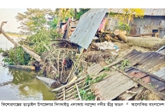 নরসুন্দা নদীর ভাঙনে বিলীন হচ্ছে বসতবাড়ি  